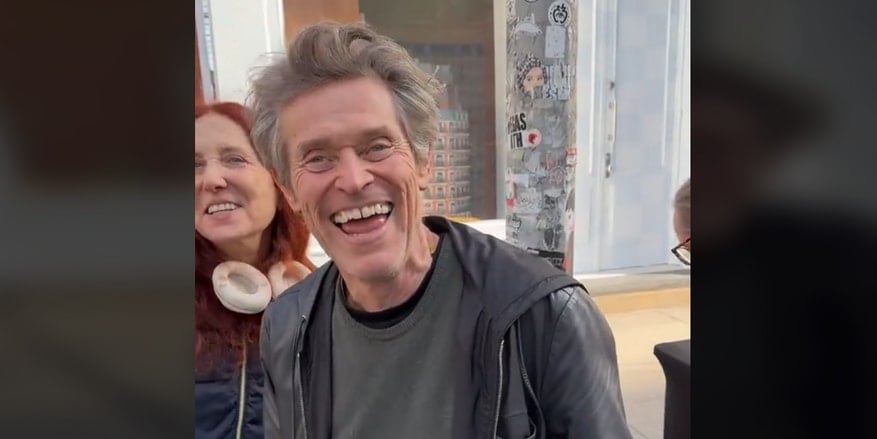  Willem Dafoe Makes The Internet Fall In Love With Him All Over Again During A Street Style Check Mailservice?url=https%3A%2F%2Fcdn.digg.com%2Fsubmitted-links%2F877x439%2F1710855210-ZKwRmeXIr2