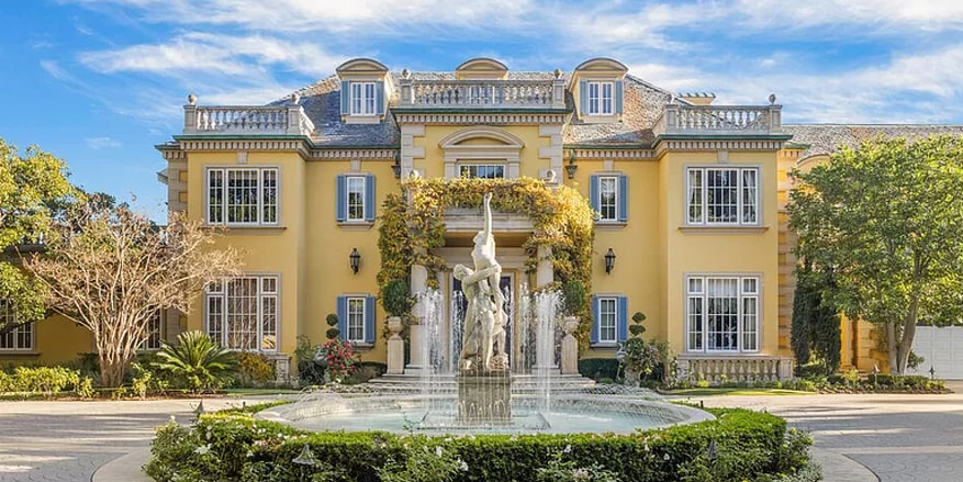 An $80 Million Beverly Hills Mansion, And More Wildly Lavish Homes On Sale In The US Mailservice?url=https%3A%2F%2Fcdn.digg.com%2Fsubmitted-links%2F877x439%2F1706117854-WHPLtSuQP9