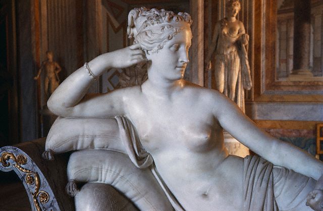 Paolina Borghese as Venus (640x418, 47Kb)