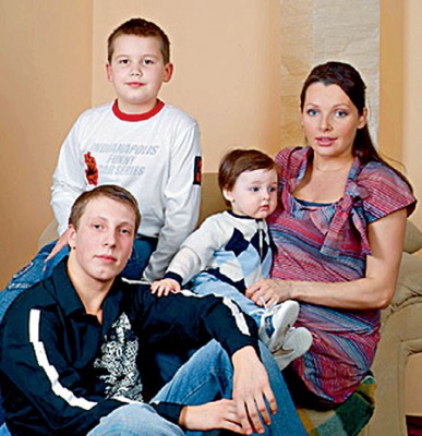 Наталья и её сыновья: Антон, Артём и Никита