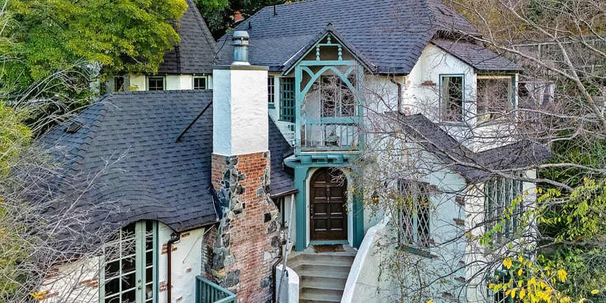 Rufus Wainwright's Dreamy LA Home Is On Sale For $2.2 Million. Take A Look Inside Mailservice?url=https%3A%2F%2Fcdn.digg.com%2Fsubmitted-links%2F877x439%2F1707142524-6ArGYLnGTc