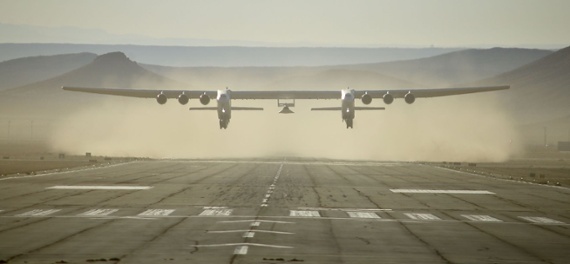 Roc Stratolaunch, самый большой в мире самолет, совершает 1-й полет с гиперзвуковым прототипом