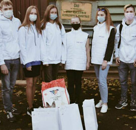 Активисты «Молодой Гвардии
Единой России» передали в
московские приюты для бездомных
животных более 100 кг корма