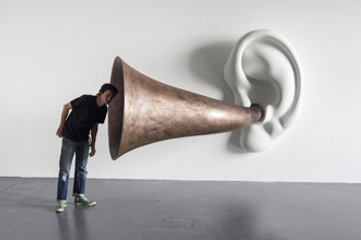 John Baldessari: Beethoven's Trumpet (with Ear) Opus # 133, 2007, Photo Timo Ohler © John Baldessari; Courtesy of the artist, Sprüth Magers and Beyer Projects