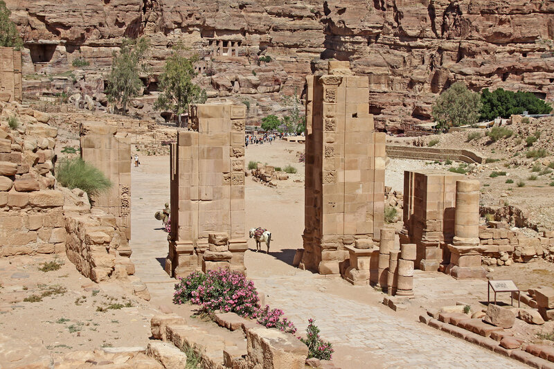 Ворота теменоса храма Душары