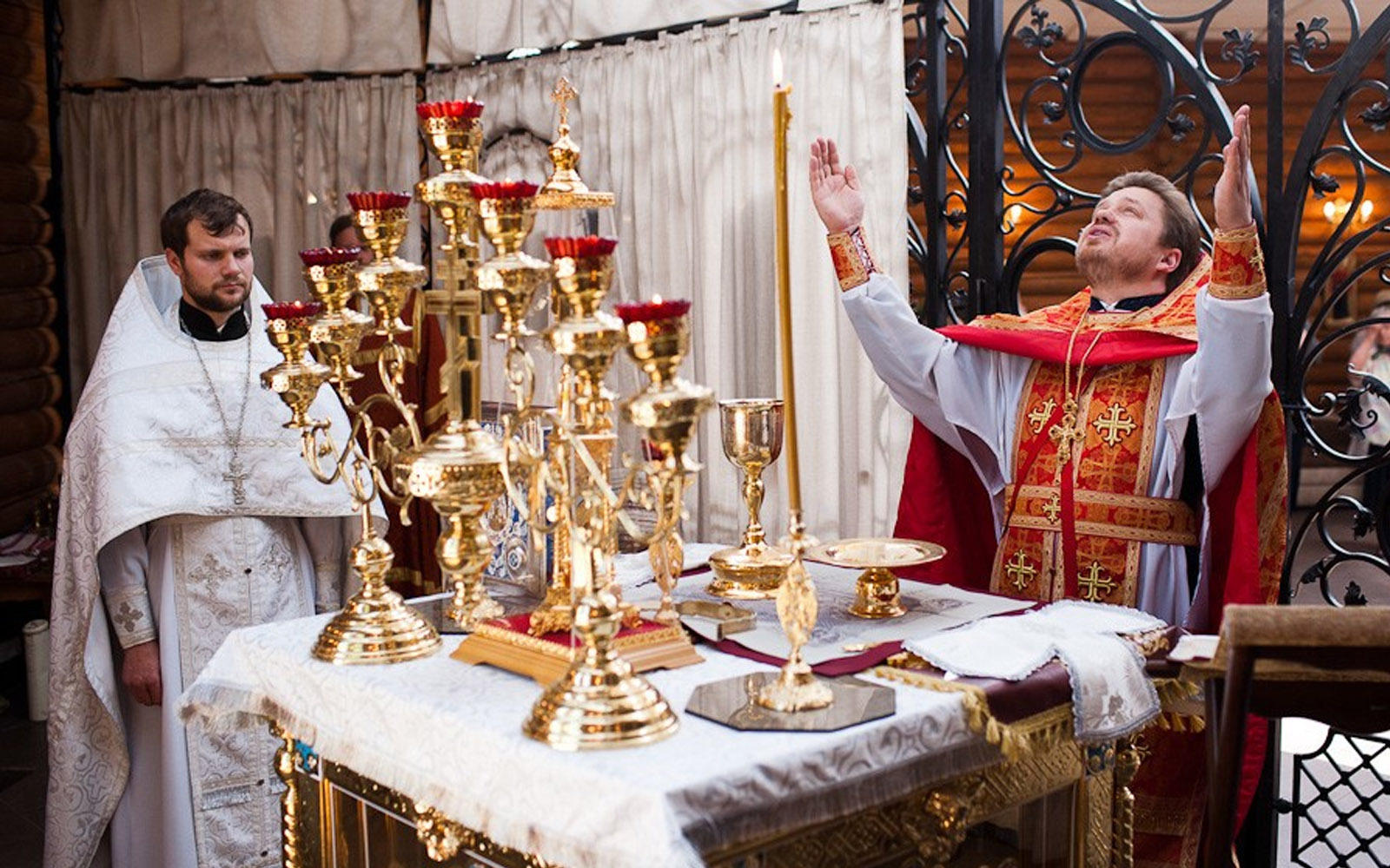 Вечерняя служба причастие. Православие литургия Евхаристический канон. Евхаристический канон на литургии. Православная литургия, анафора, Евхаристический канон.