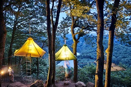 Метлах: проведите ночь в подвесной палатке с видом на Сааршляйфе 